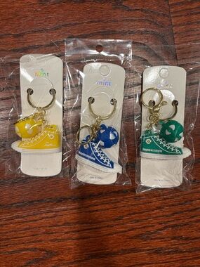 Sneaker bag charm key chain nwt